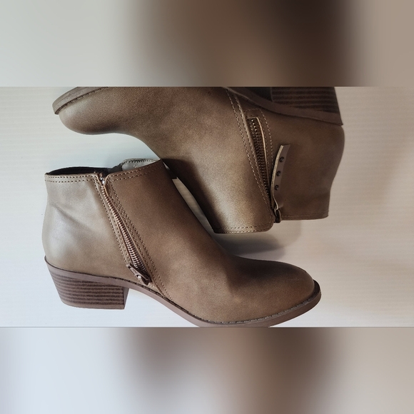 Arizona Jean Company Shoes - Arizona Jean Company Brown Ankle Booties with Side Zipper